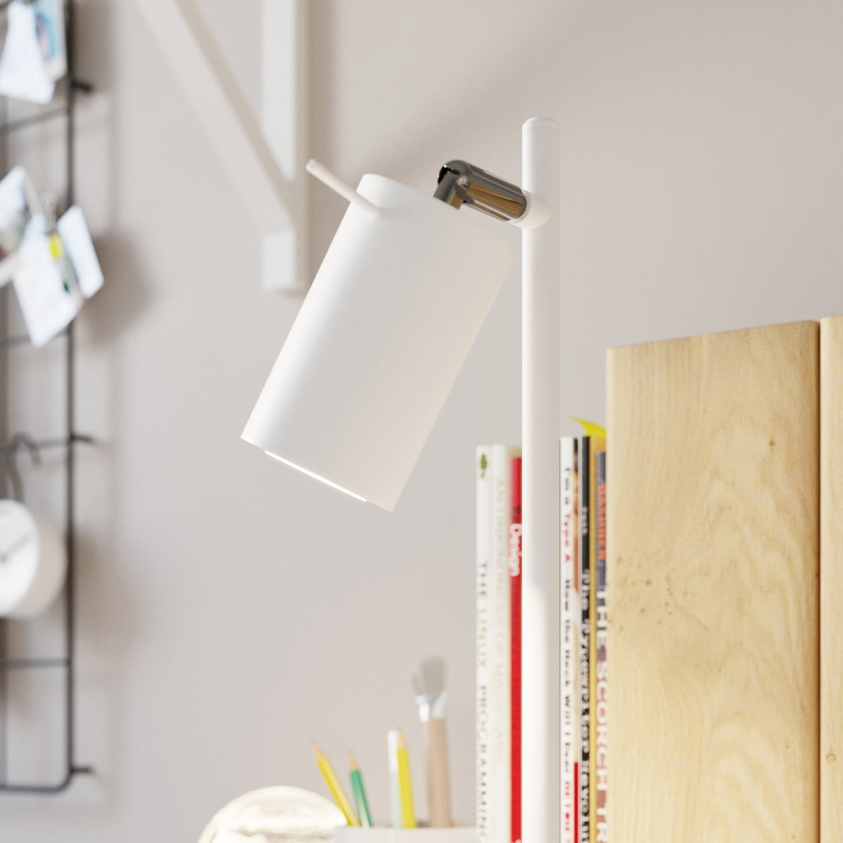 Lampe de table Ring blanche à spot orientable, détail de la finition