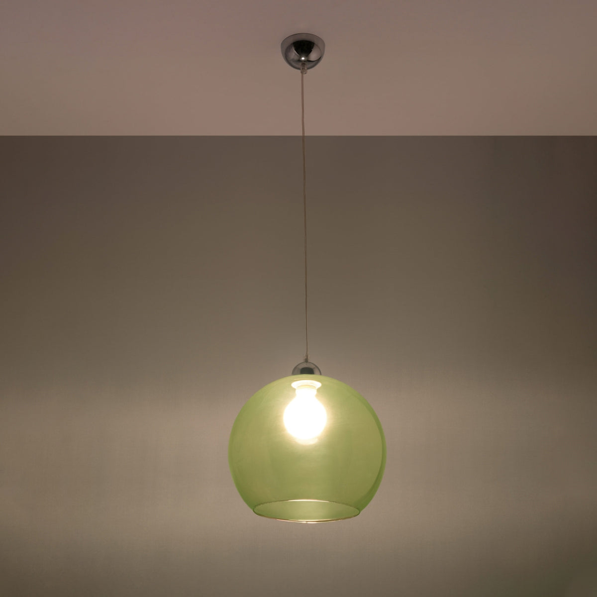 Suspension Ball en verre soufflé vert, autre vue