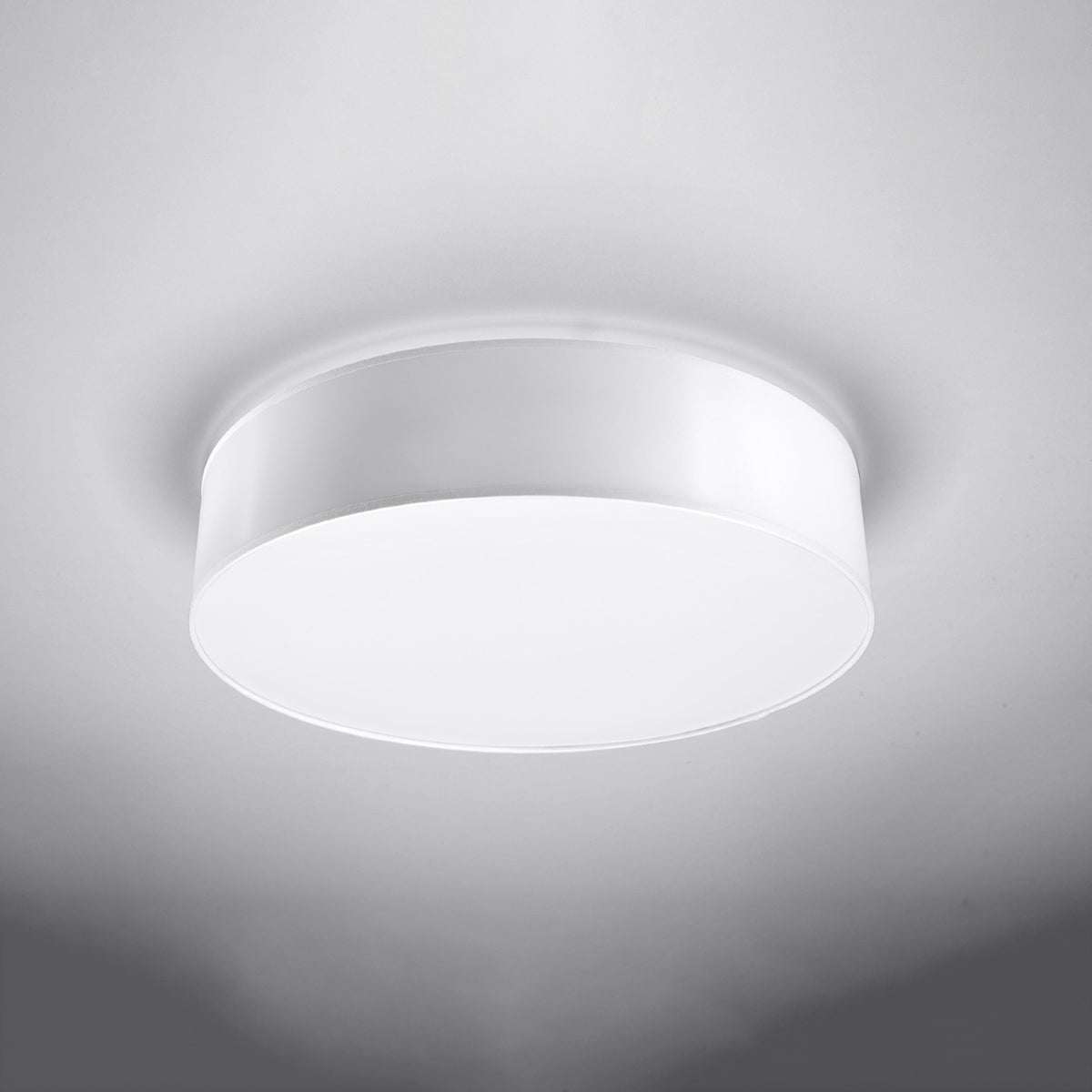 Plafonnier Arena 55 à grand diffuseur, aperçu du design