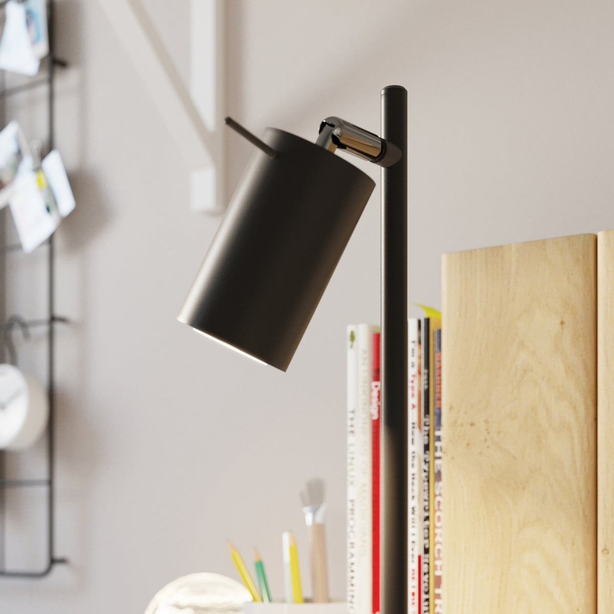 Lampe de table Ring noire à spot orientable, détail de la finition