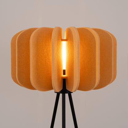 Lampadaire Mula jaune, détail de la finition