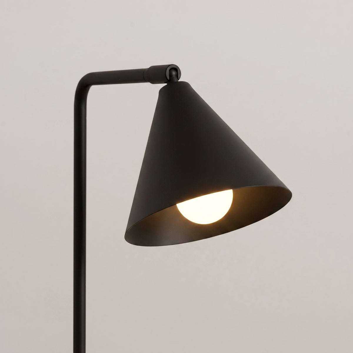 Lampe de table Nox noire, détail de la finition