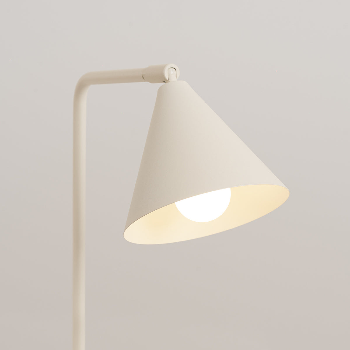 Lampe de table Nox beige, détail de la finition
