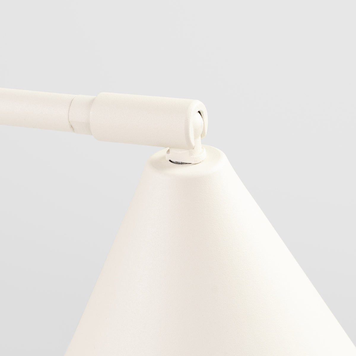 Lampe de table Nox beige, vue d'ensemble