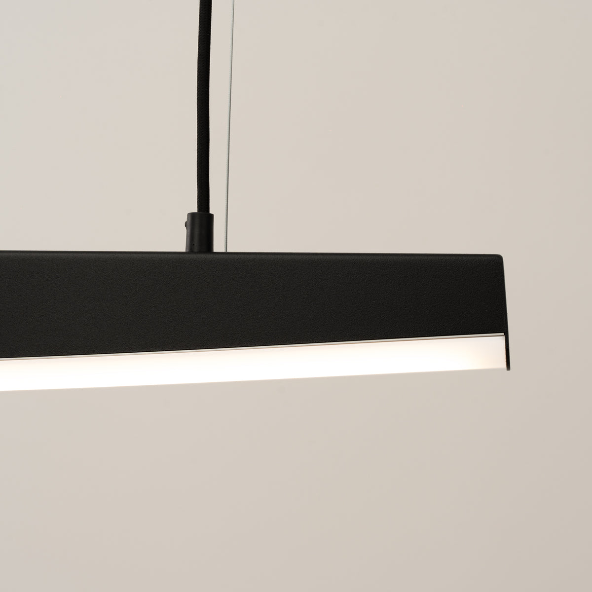 Suspension Jorun 120 cm noir