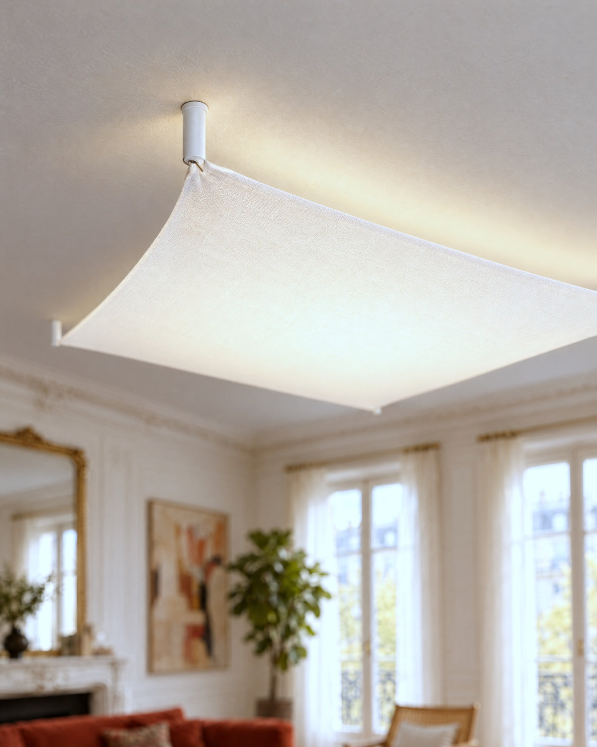 Plafonnier Luna, détail du tissu tendu et de la fixation d'angle
