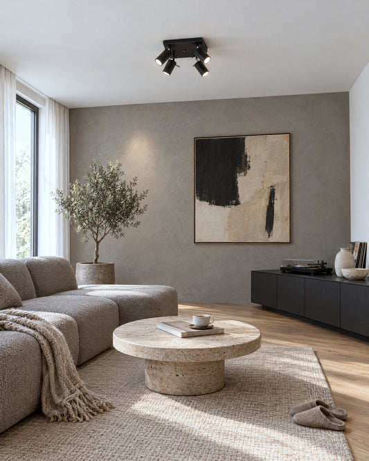 Plafonnier Ring 4 spots noir au plafond dans un salon minimaliste