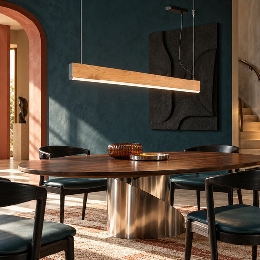 Suspension Lykke en chêne 120 cm dans une salle à manger pétrole et terracotta